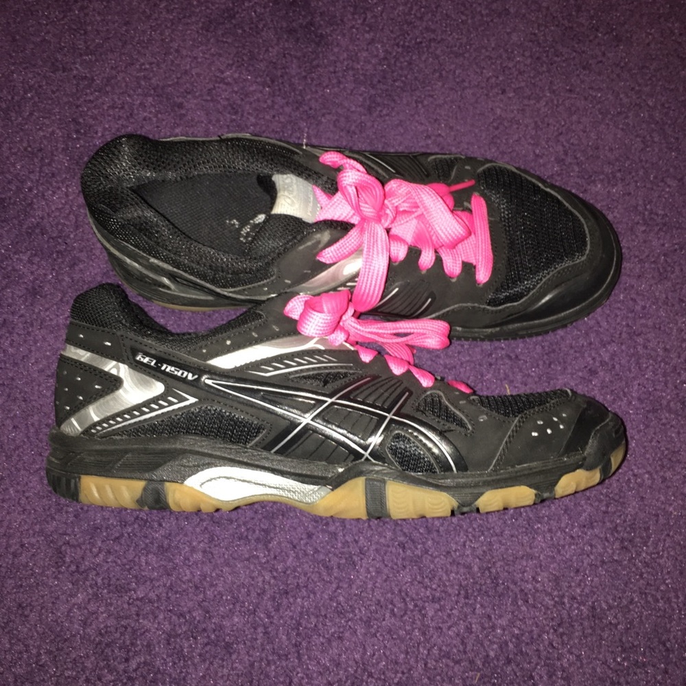 Women’s volleyball shoes like new